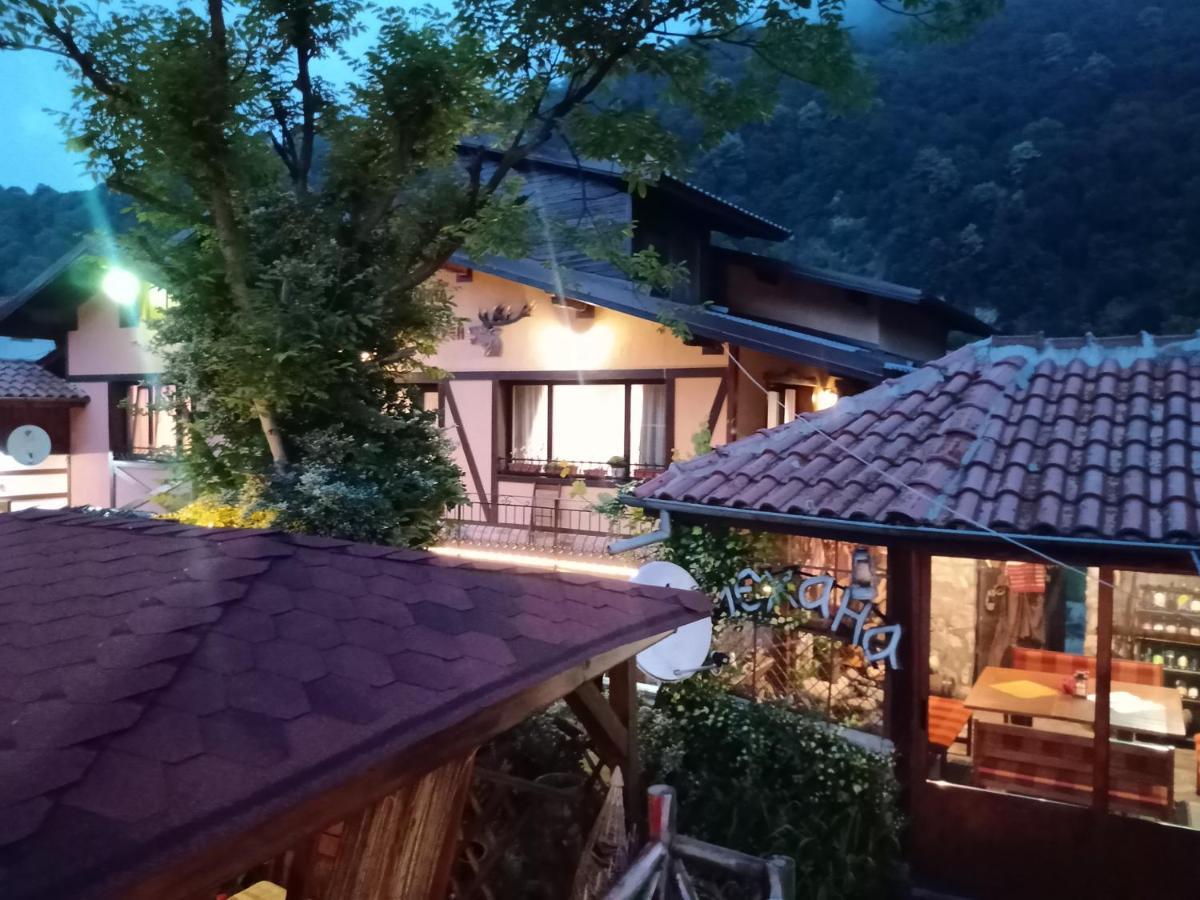 Кръчмъ При Байката Alpin Hotel Ribarica Exterior foto